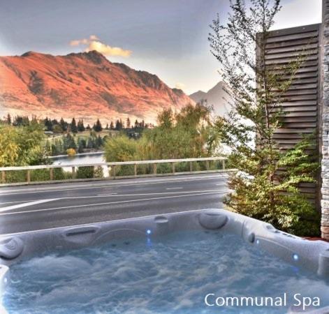 Modern Executive Living In Pounamu クイーンズタウン エクステリア 写真