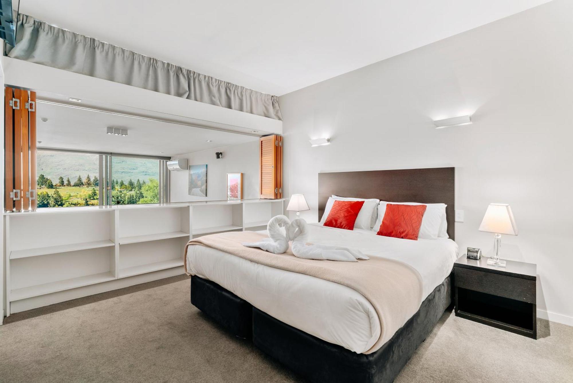 Modern Executive Living In Pounamu クイーンズタウン エクステリア 写真
