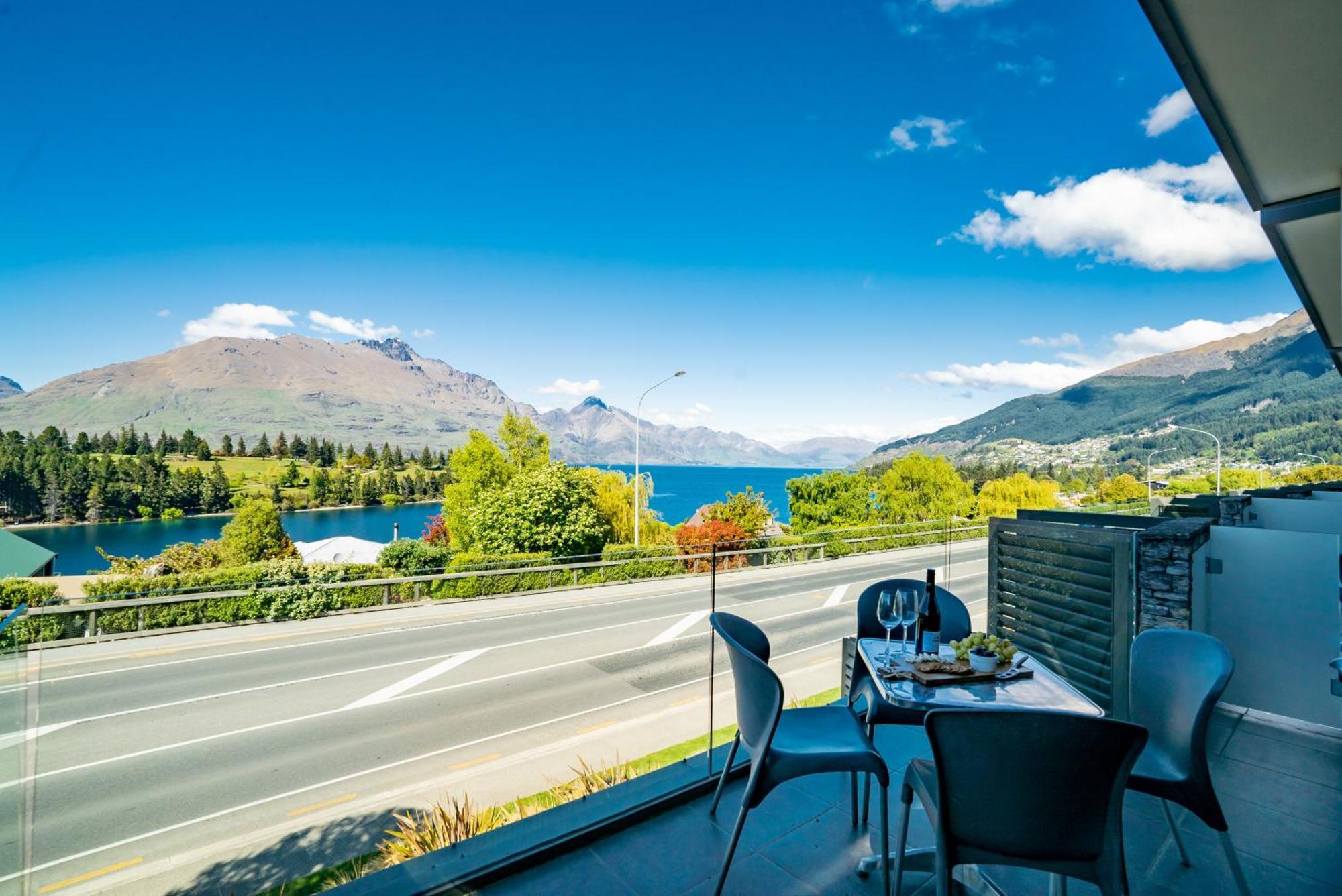 Modern Executive Living In Pounamu クイーンズタウン エクステリア 写真